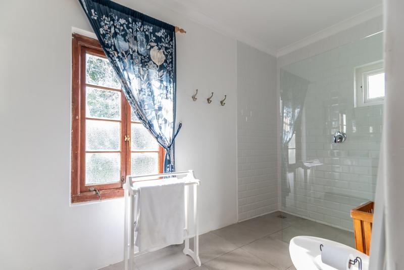 To Let 5 Bedroom Property for Rent in Zwaanswyk Western Cape